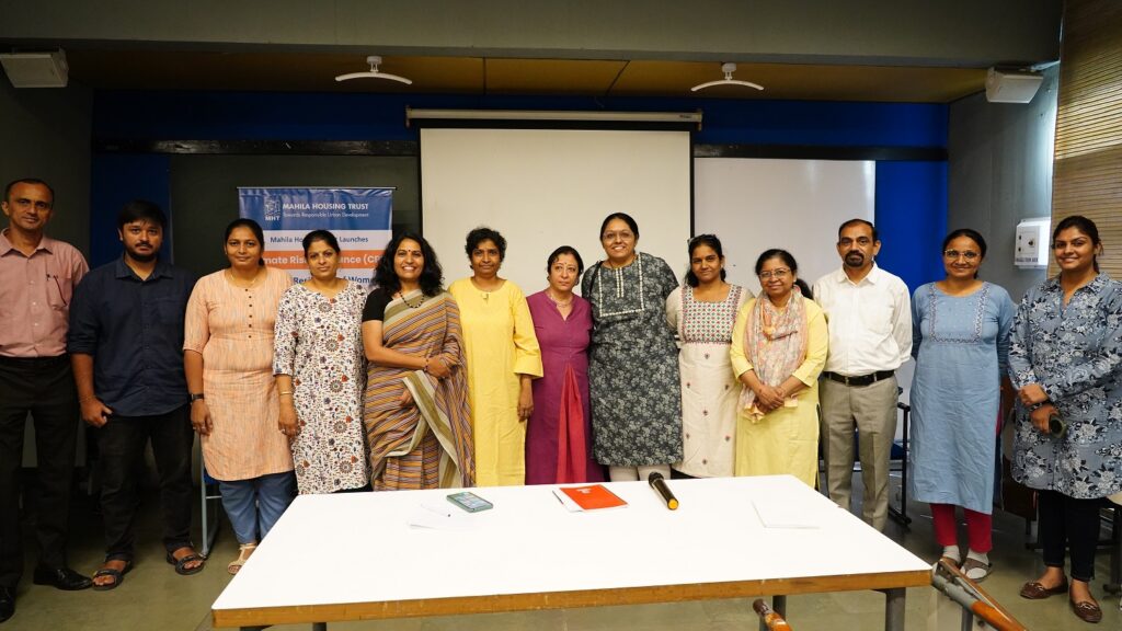 મહિલા હાઉસિંગ ટ્રસ્ટે ઇન્ફોર્મલ સેક્ટરમાં મહિલાઓને સશક્ત કરવા માટે નવીન ક્લાયમેટ રિસ્ક ઇન્સ્યોરન્સ (CRI) શરૂ કર્યું