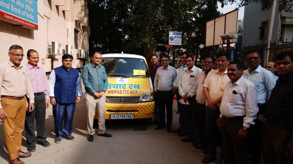 મોબાઈલ CSC/આધાર કાર્ડ વાન ની પહેલ સાથે બીએસએનએલ સ્થાપના દિવસને મનાવાયો.
