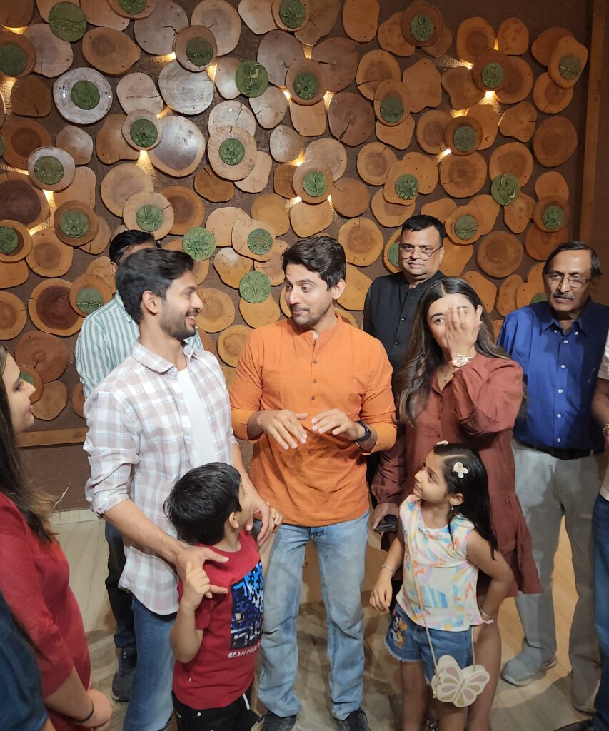 E4U એન્ટરટેઈનમેન્ટની આગામી ગુજરાતી ફિલ્મ ‘ચોર નંબર-1’ નું શૂટિંગ પૂર્ણ,  નિર્માતા નિલેશ મોદી એ બધા આર્ટિસ્ટ અને ક્રૂ મેમ્બર્સને અભિનંદન પાઠવ્યા