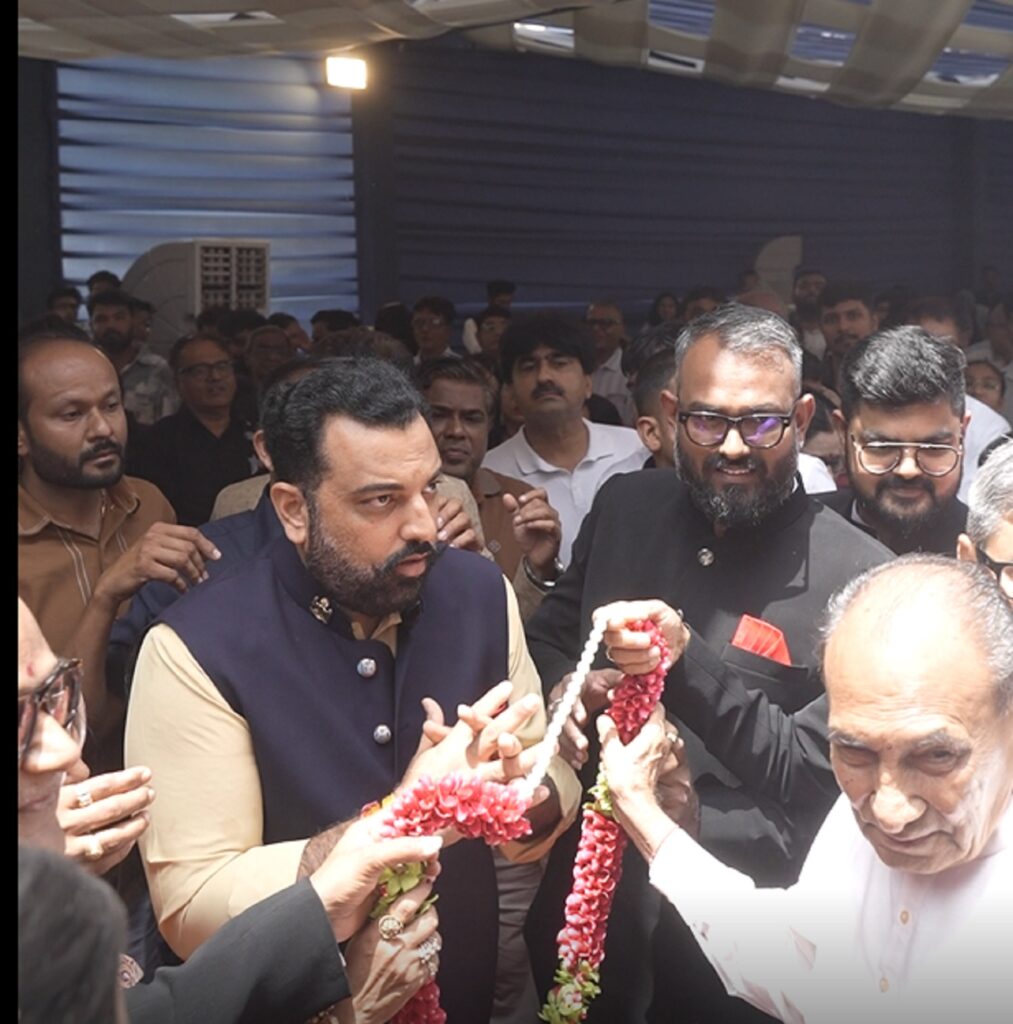 અમદાવાદના સિંધુ ભવન માર્ગ પર ‘સેલ્વેરા સ્ટુડિયો’ (Selverra Studio) નું ભવ્ય ઉદ્ઘાટન, ઉદયપુરના મહારાજા ડો. લક્ષ્યરાજ સિંહ મેવાડ રહ્યા ઉપસ્થિત